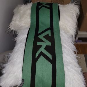 Reversible Anne klein knitted scarf